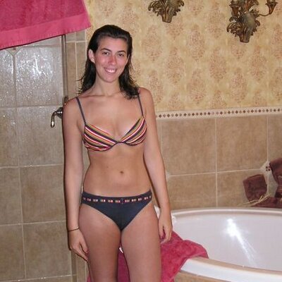 Profile Picture of Roxanne Mcfarland (@roxanne9113) on Twitter