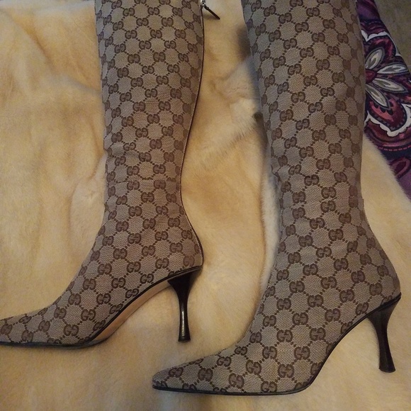 Profile Picture of Mary Duetz (@suerock7) on Poshmark