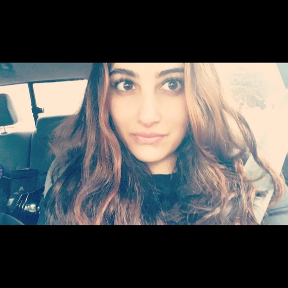 Profile Picture of Teesha Fyffe (@teemaree77) on Poshmark
