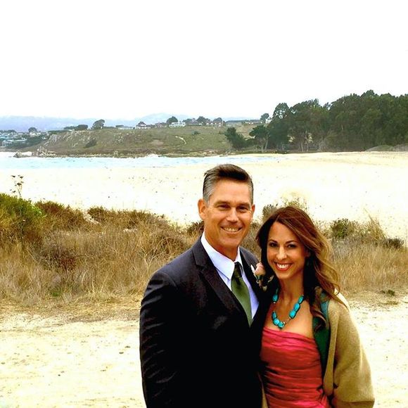 Profile Picture of Lara Farwell (@larafarwell) on Poshmark