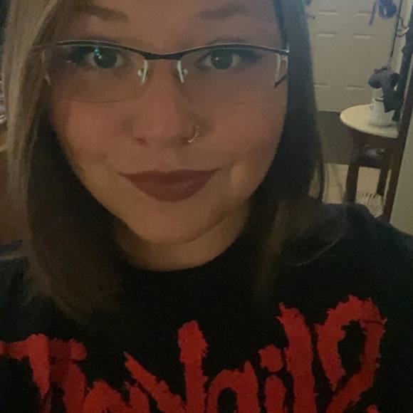 Profile Picture of Alyssa Plummer (@alyssa_plummer) on Poshmark