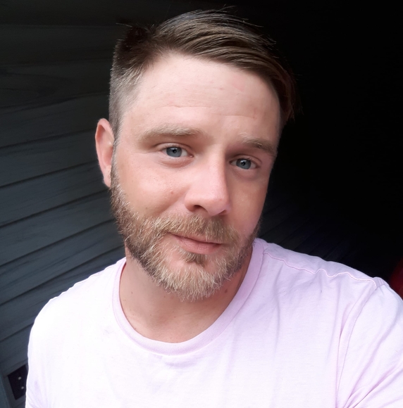 Profile Picture of Bret Johnson (@bretjohnson1984) on Poshmark