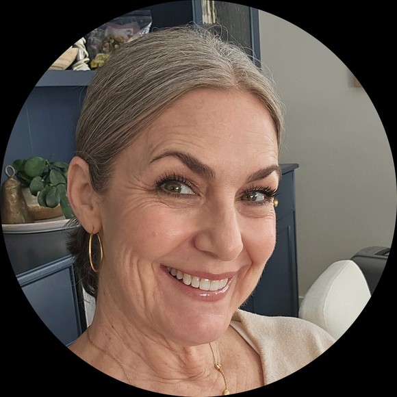 Profile Picture of Shawna Dye (@poshdate) on Poshmark