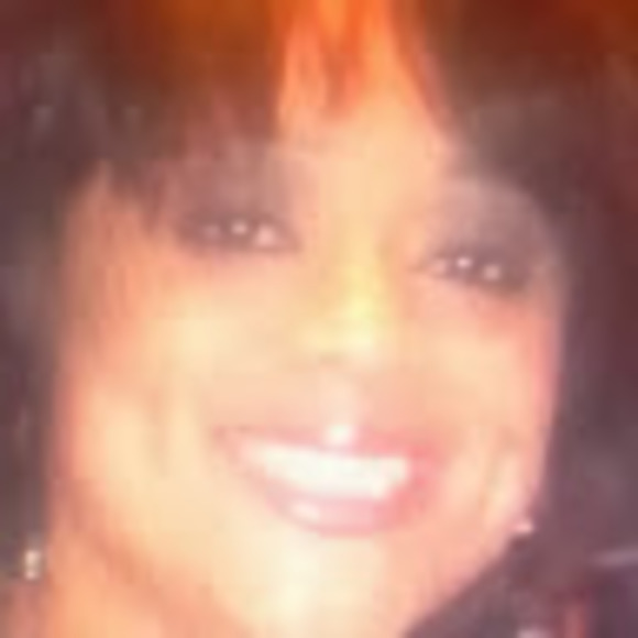 Profile Picture of Terrie Dixon (@terriedixon7) on Poshmark