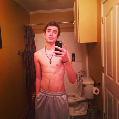 Profile Picture of Devin James Leon (@devin393) on Twitter