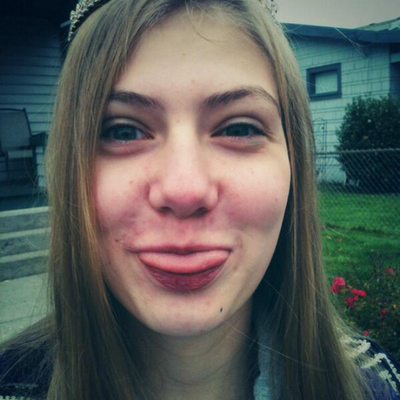 Profile Picture of Rowan Davis (@rowrowie) on Twitter