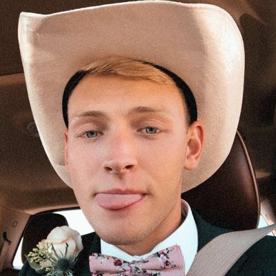 Profile Picture of John-knee  🥵 (@JohnnyKaldis) on Twitter