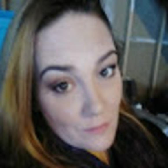 Profile Picture of Crystal Dearstyne (@cdearstyne0115) on Poshmark