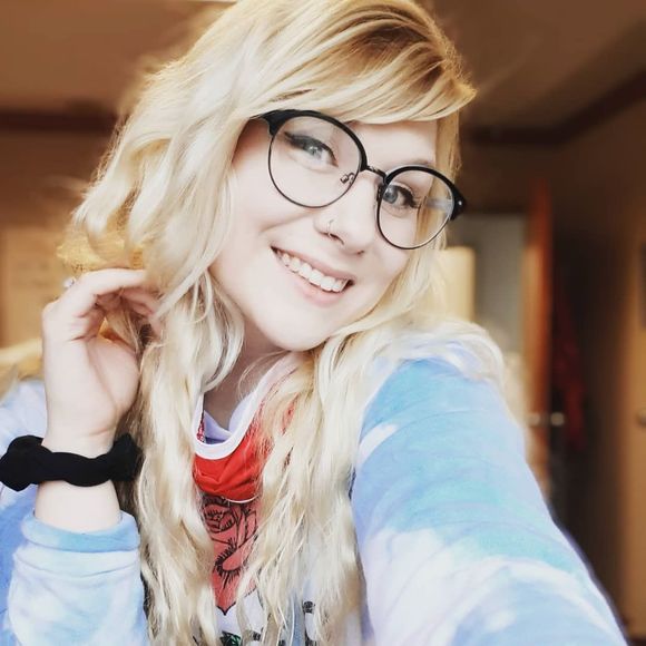 Profile Picture of Lora-ann Wisniewski (@iamqueen2013) on Poshmark