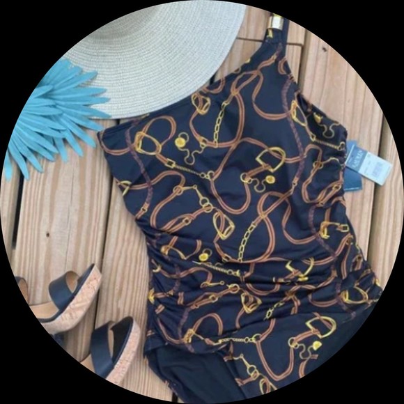 Profile Picture of Brittany Wyatt (@brittanywyat286) on Poshmark