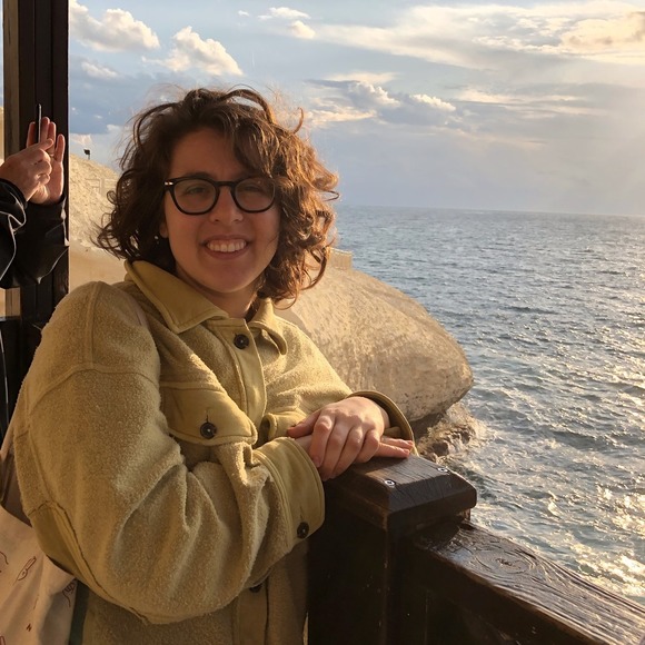 Profile Picture of Dara Zukerman (@dara_zukerman) on Poshmark