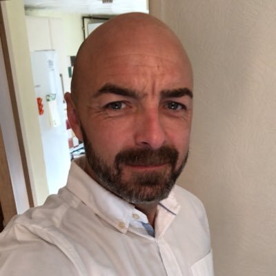Profile Picture of Simon Brewer (@s_brewer1974) on Twitter