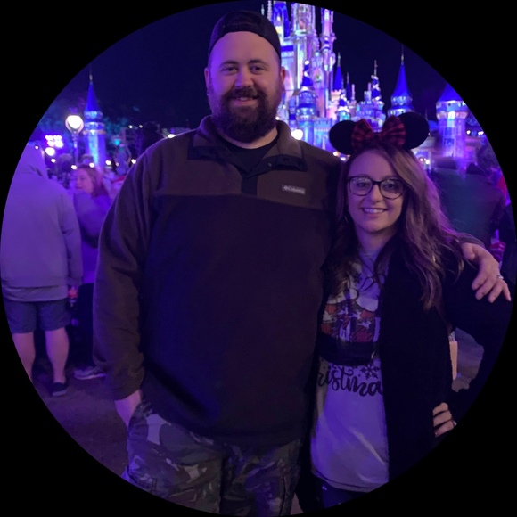 Profile Picture of Brooke Stonerock (@brookestonerock) on Poshmark