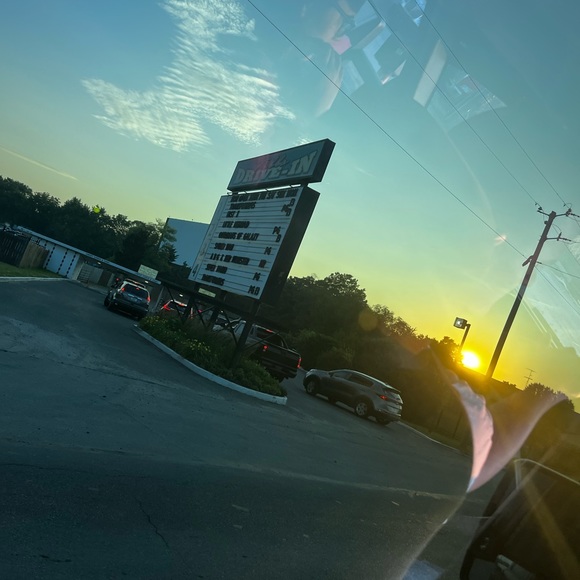 Profile Picture of Julian Bruning (@jules_529) on Poshmark