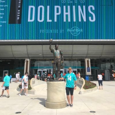 Profile Picture of Leon Roberts (@leonrobs87) on Twitter