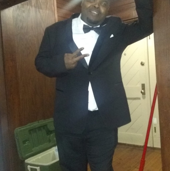 Profile Picture of James Demery (@jdemery85) on Poshmark