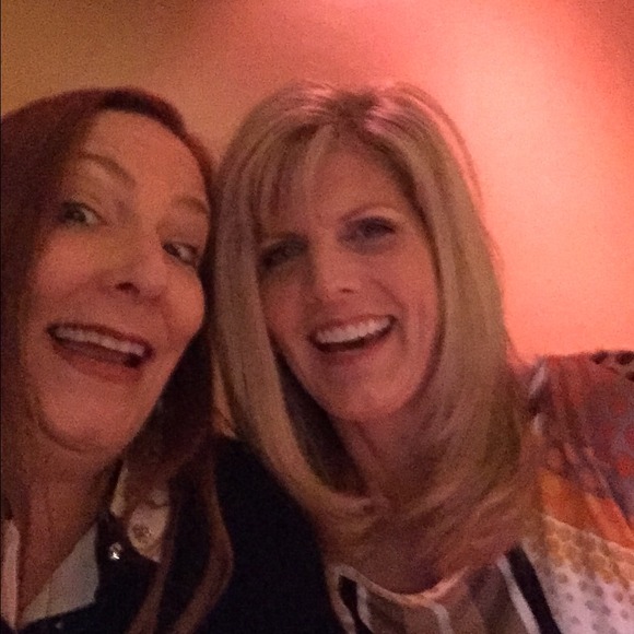 Profile Picture of Laurie Hurd (@lauriehurd) on Poshmark