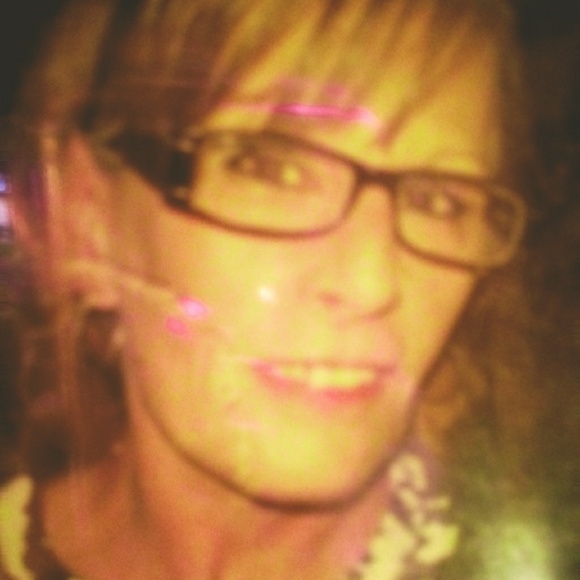 Profile Picture of Carol Conley (@carolconley150) on Poshmark