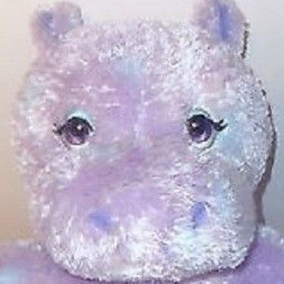 Profile Picture of Mackenzie James (@mackenziejam839) on Poshmark