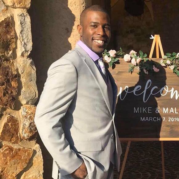 Profile Picture of Michael Bernard (@mikedb1985) on Poshmark