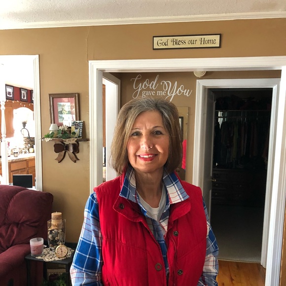 Profile Picture of Brenda Tippitt (@brendatippitt) on Poshmark