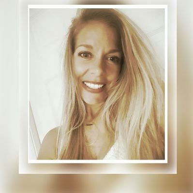 Profile Picture of Justine (@justine_g_perry) on Twitter