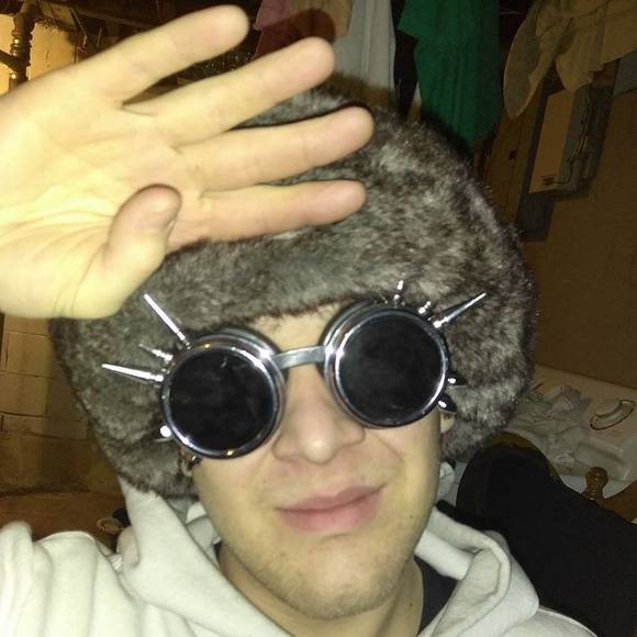 Profile Picture of John Trefelner (@shockss) on Poshmark