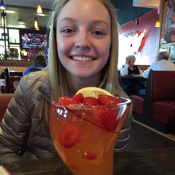 Profile Picture of Erica Fiddes (@ericafid11) on Poshmark