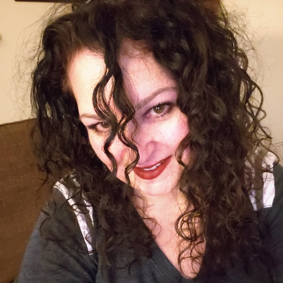 Profile Picture of Lori Chapinski-perreault (@audsmom) on Poshmark