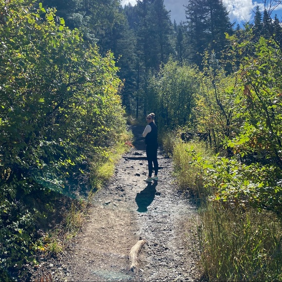 Jeni Lee - Poshmark Profile Picture of Jeni Lee (@jenimccullough) on Poshmark