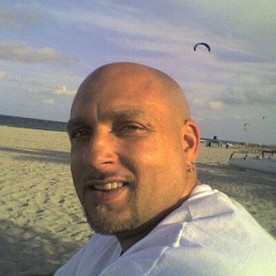 Profile Picture of Mark Avigne (@Hockeytownmark) on Twitter