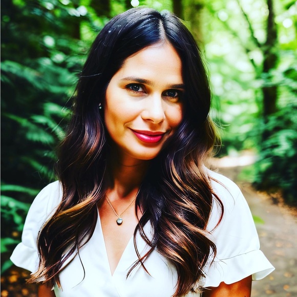 Profile Picture of Rachel Frantzich (@rfrantzich) on Poshmark