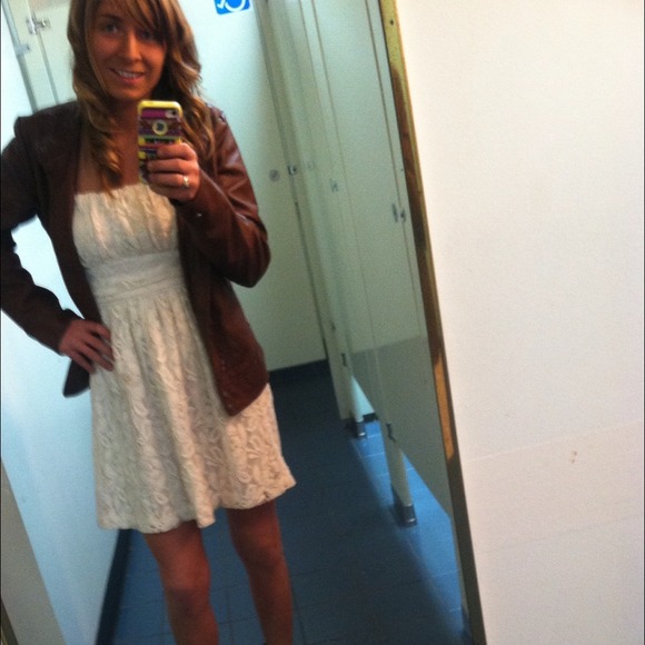 Profile Picture of Krystal Bensel (@kbenz5874) on Poshmark