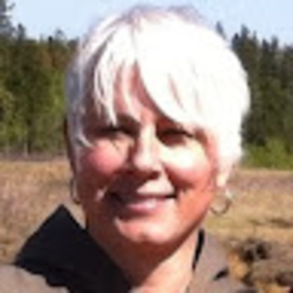 Profile Picture of Kim Kuzak (@kimberleykuzak) on Poshmark