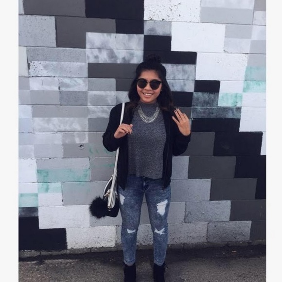 Profile Picture of Eisah Dimaano (@ekdimaano1) on Poshmark