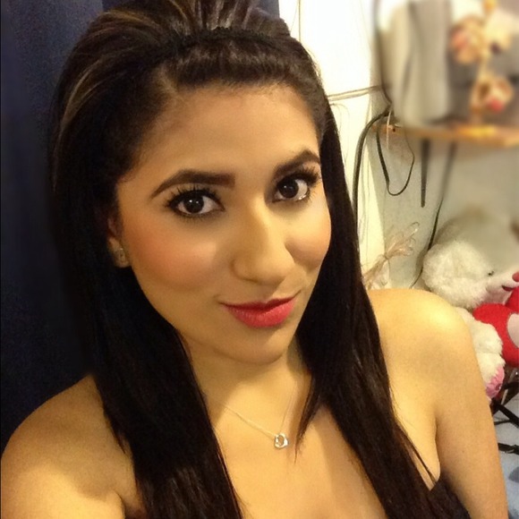 Profile Picture of Beatriz Delgado (@beatriz9024) on Poshmark