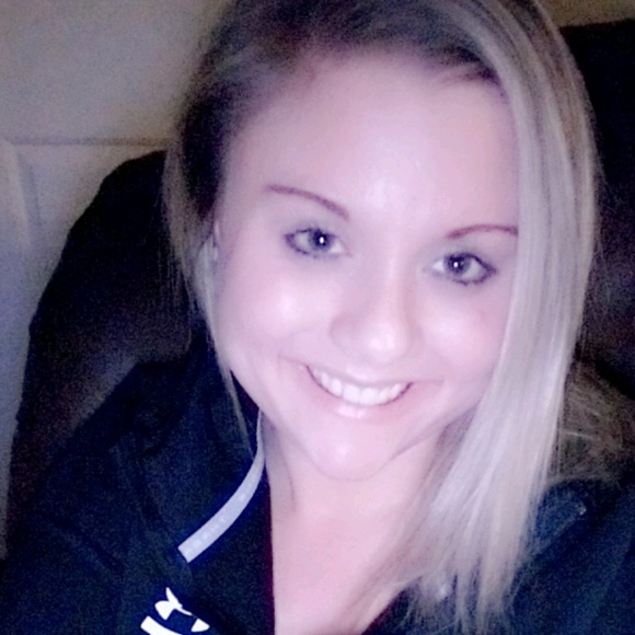 Profile Picture of Tiffany Wiedmeyer (@tiffanyann922) on Poshmark