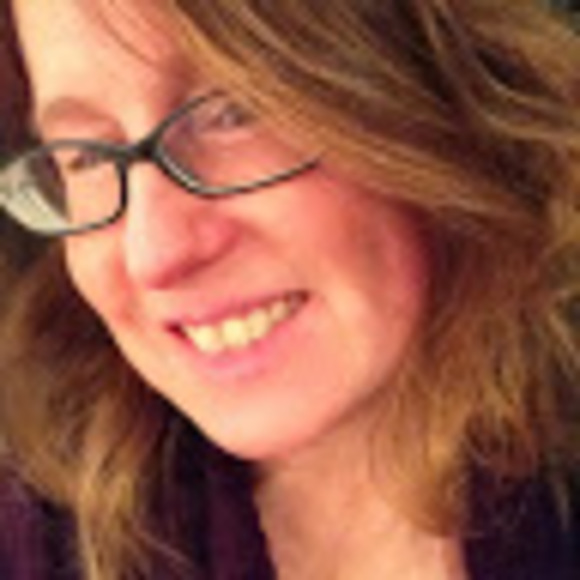 Profile Picture of Liz Deutermann (@lizd49) on Poshmark