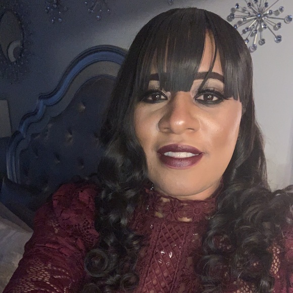 Profile Picture of Crystal Shannon (@crystalshann45) on Poshmark