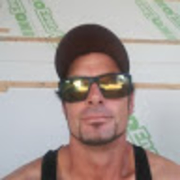 Profile Picture of Zach Craig (@zachcraig318) on Poshmark