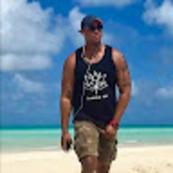 Profile Picture of Alexander Ayala (@alex204506) on Poshmark