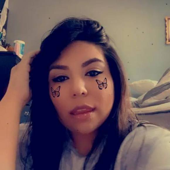 Profile Picture of Naomi Ganska (@naomig140) on Poshmark