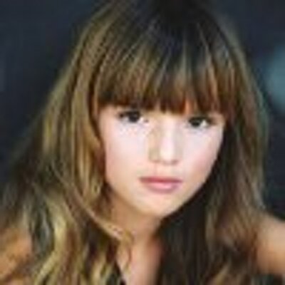 Profile Picture of Elizabeth Elmore (@elizae97) on Twitter