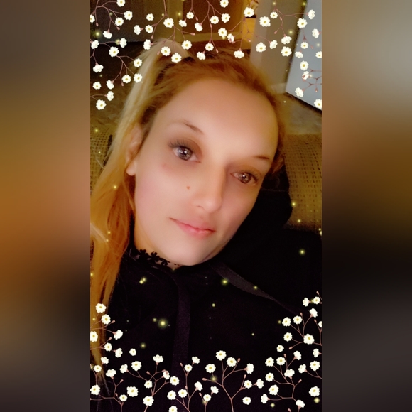 Profile Picture of Hollie Boyd (@hollieann150) on Poshmark