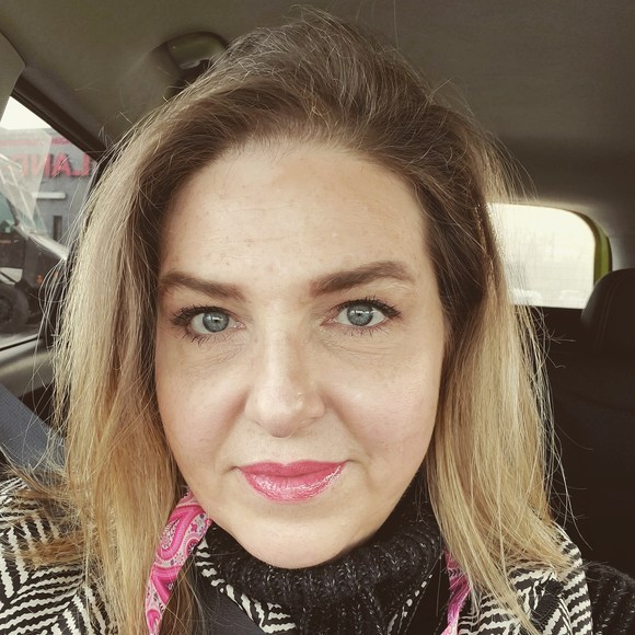 Profile Picture of Billie Freeman (@pinkpanther6719) on Poshmark