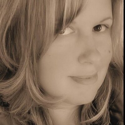 Profile Picture of Shellie Mason (@punkierenae) on Twitter