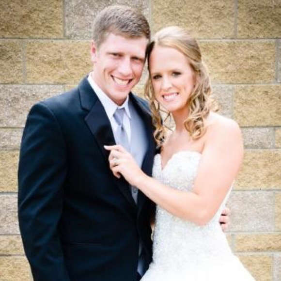 Profile Picture of Shawna Lorenzen (@shawnalorenzen) on Poshmark
