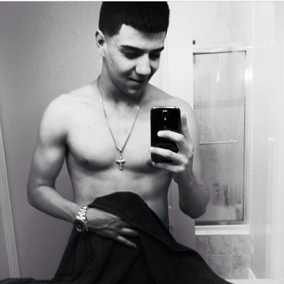 Profile Picture of Aileen Chavez (@aileenc_67) on Poshmark