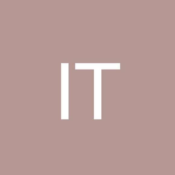 Profile Picture of Ilona Tiflinsky (@lastif) on Poshmark