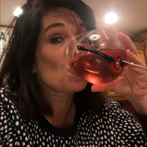 Profile Picture of Lisa Bailey (@lisabailey113) on Poshmark